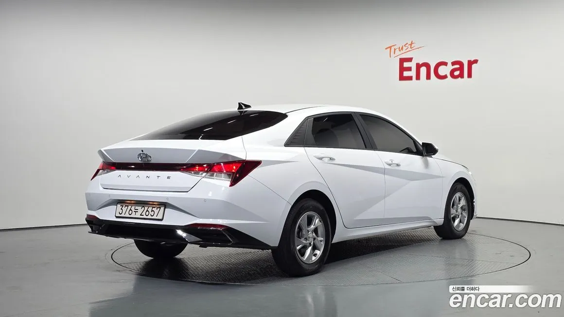 Hyundai AVANTE — фото 2