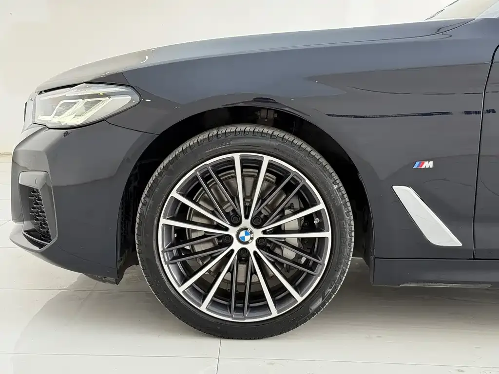 BMW 5 Series — фото 5