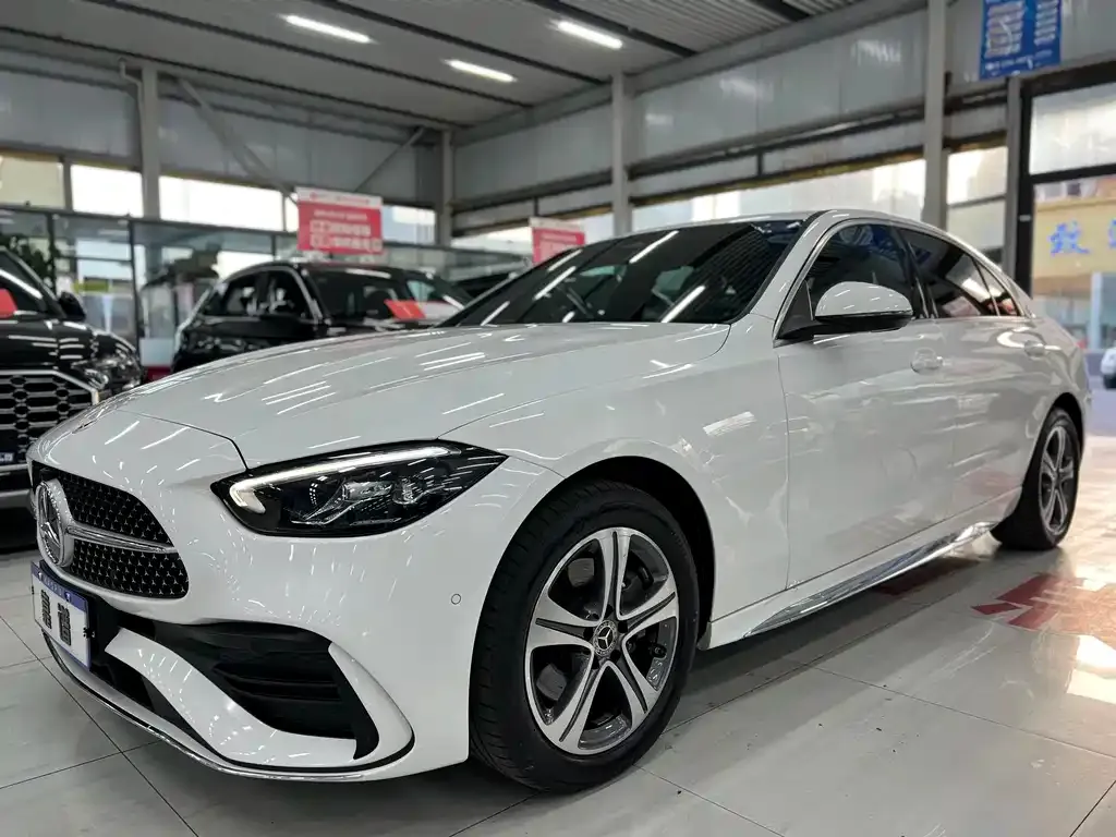 Mercedes-Benz C-Class — фото 1