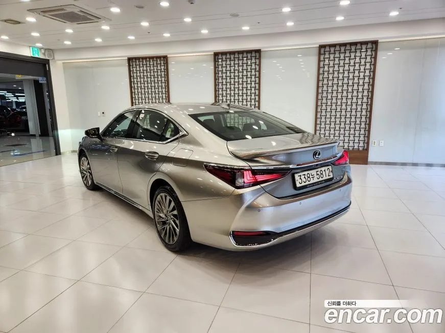 Lexus ES 2025 из KR, фото 2