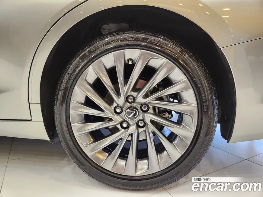 Lexus ES 2025 из KR, фото 5