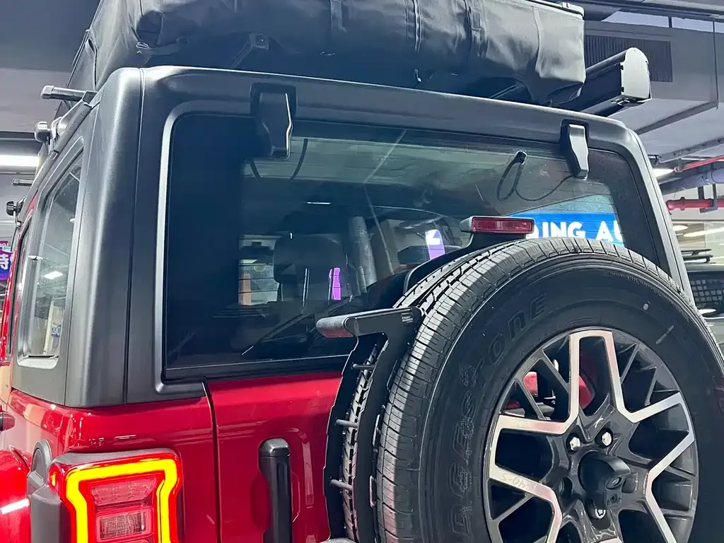 Jeep Wrangler PHEV 2021 из CN, фото 8
