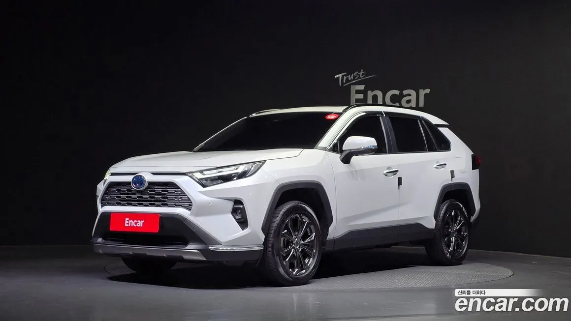 Toyota RAV4 — фото 1