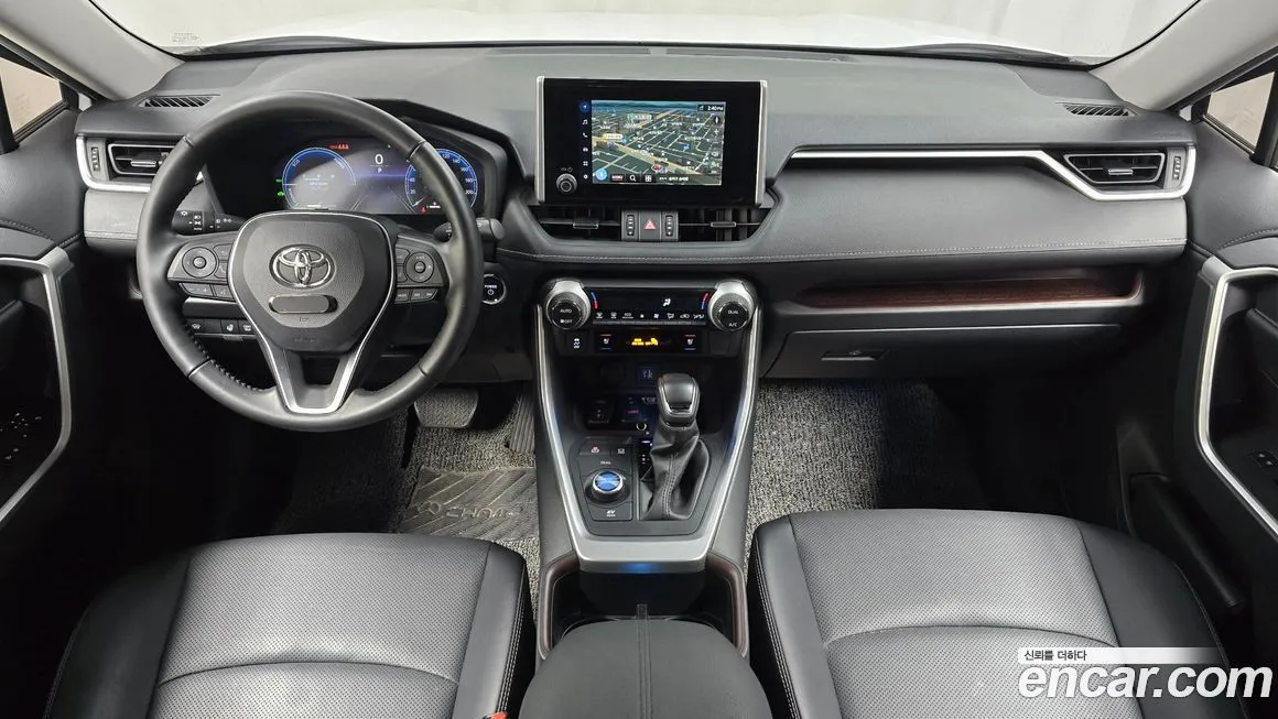Toyota RAV4 — фото 7