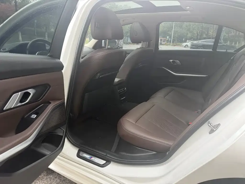 BMW 3 Series 2022 из CN, фото 5