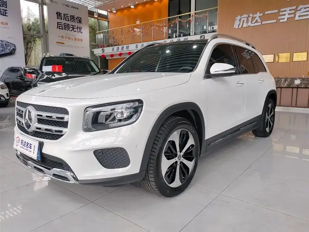 Mercedes-Benz GLB — фото 1