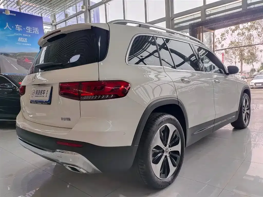 Mercedes-Benz GLB — фото 4