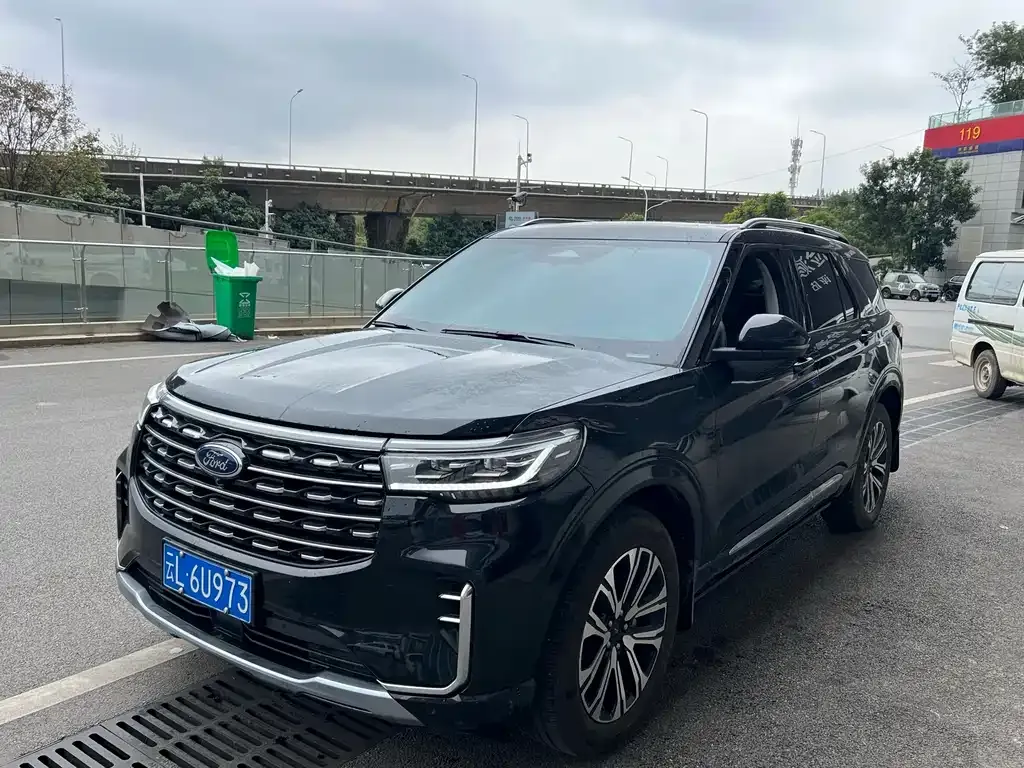 Ford Explorer 2024 из CN, фото 1