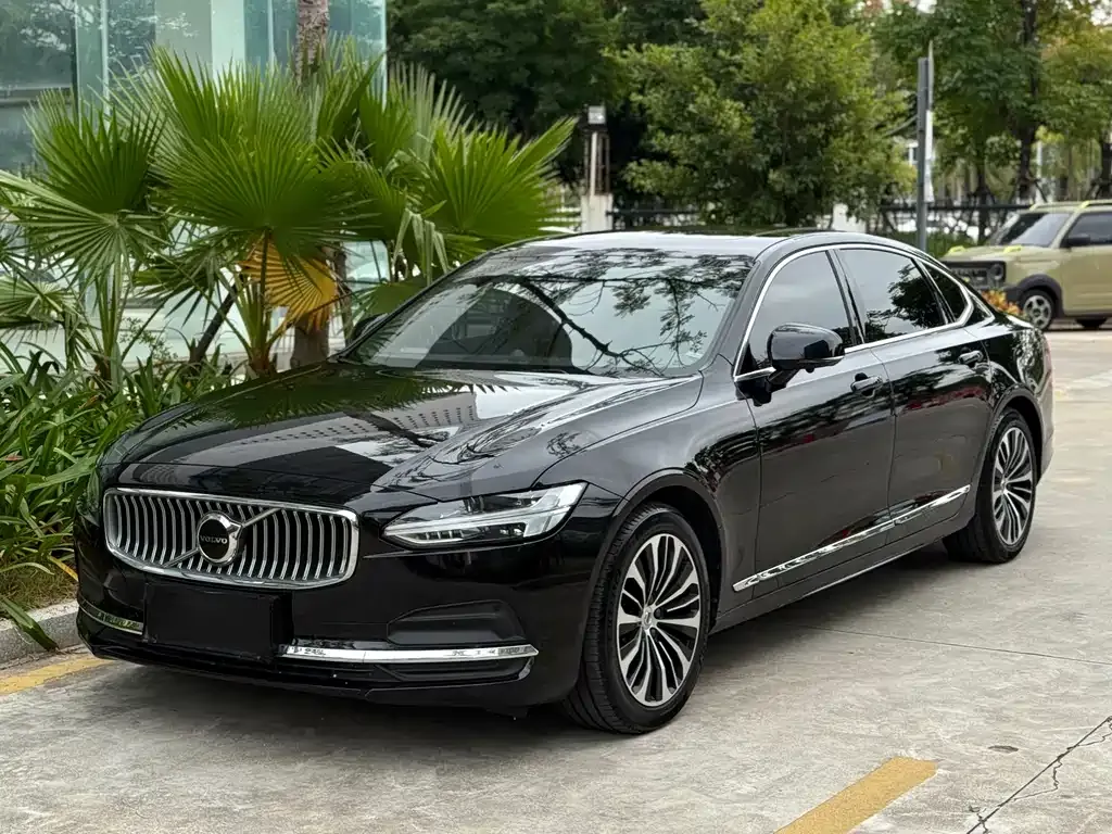 Volvo S90 2024 из CN, фото 1
