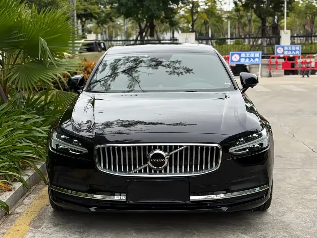 Volvo S90 2024 из CN, фото 2
