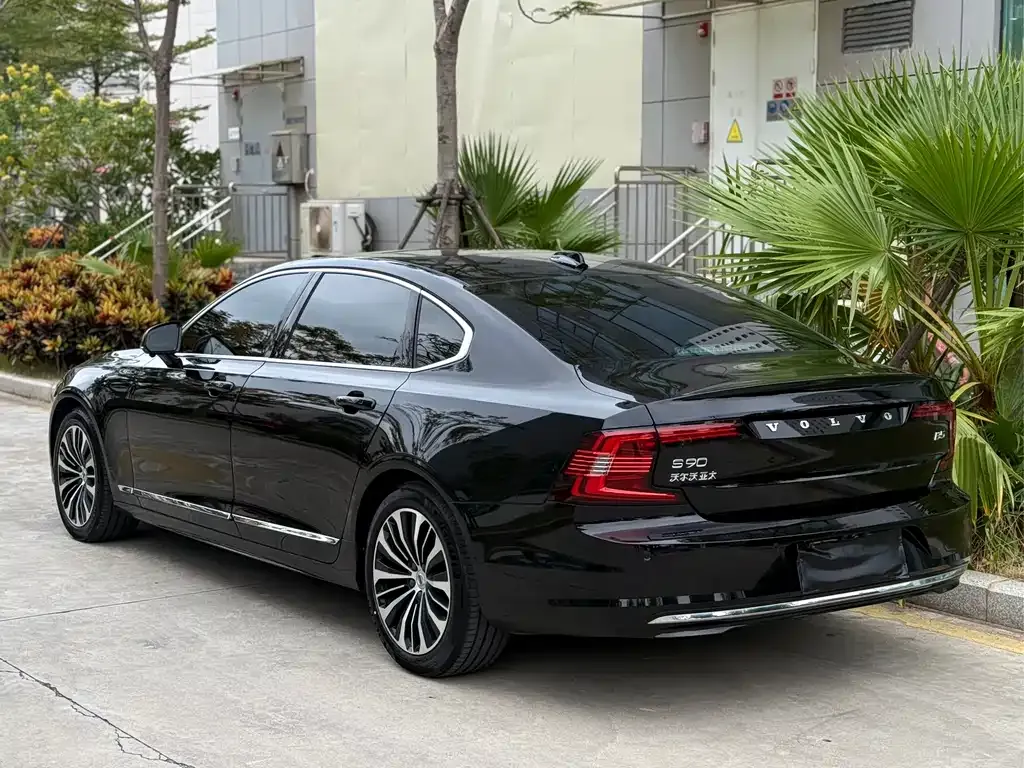 Volvo S90 2024 из CN, фото 3