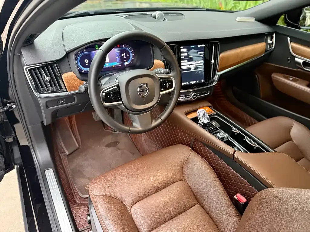 Volvo S90 2024 из CN, фото 5