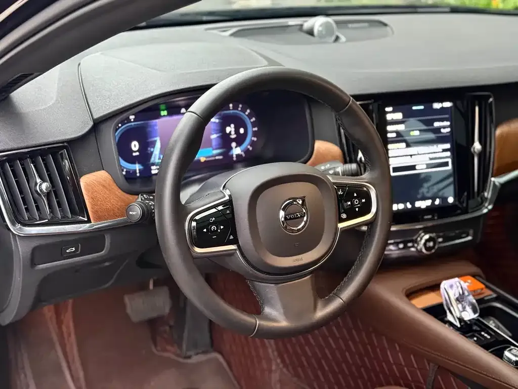 Volvo S90 2024 из CN, фото 6