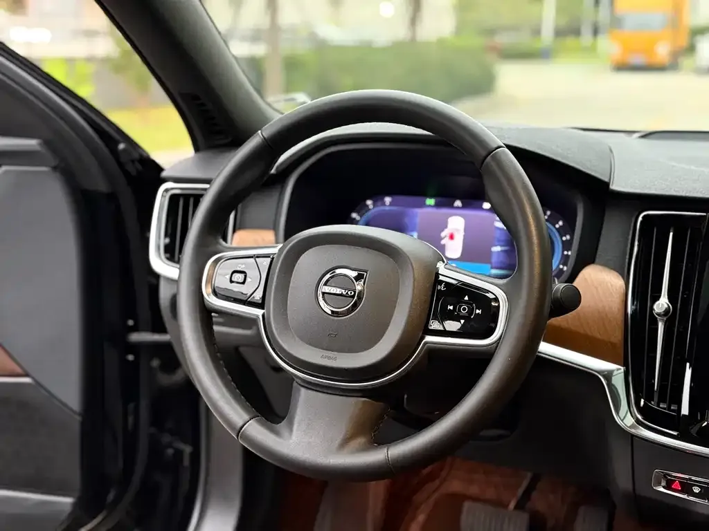 Volvo S90 2024 из CN, фото 7