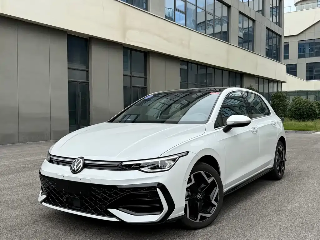 Volkswagen Golf 2025 из CN, фото 2