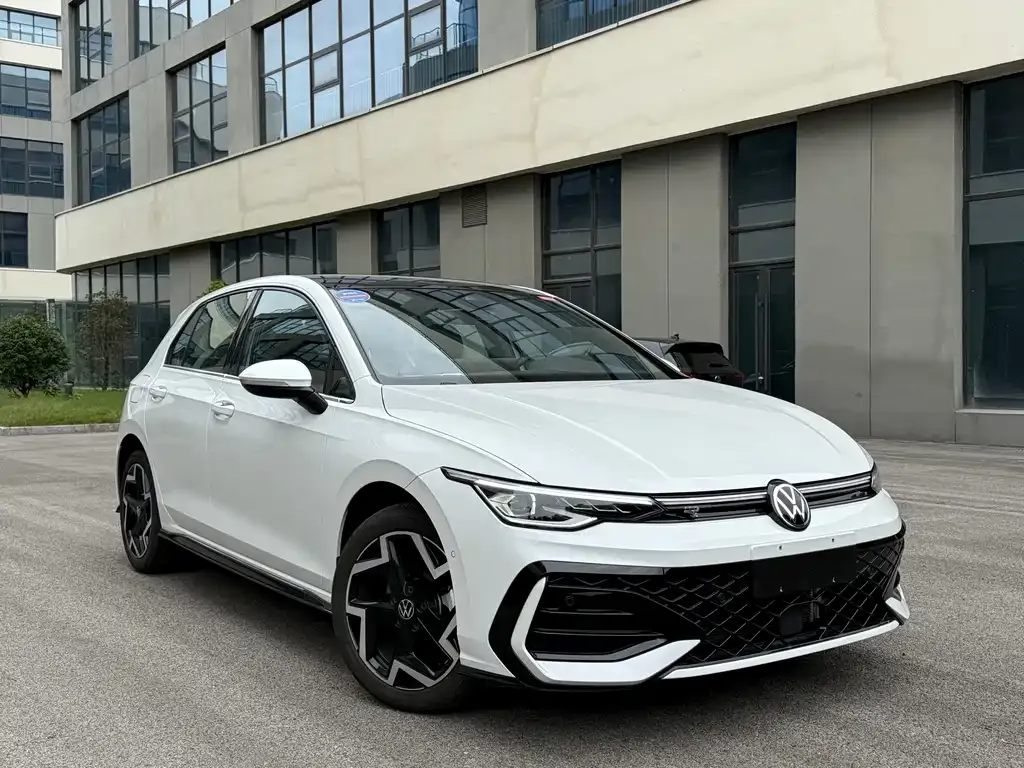 Volkswagen Golf 2025 из CN, фото 3