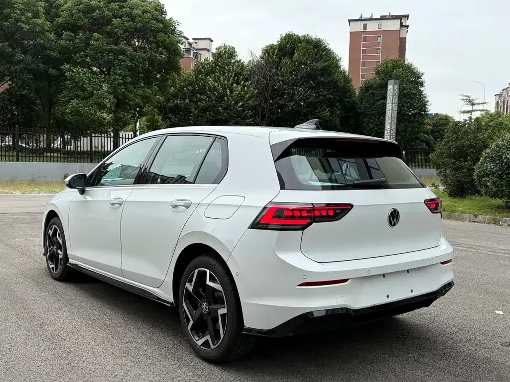 Volkswagen Golf 2025 из CN, фото 5