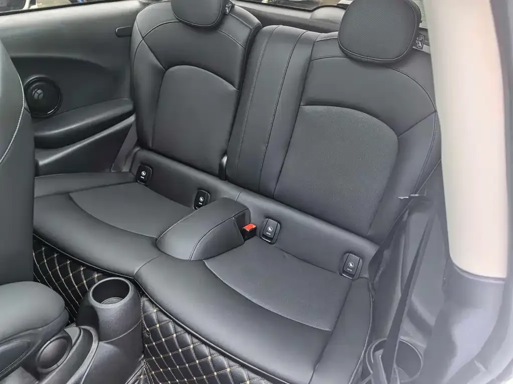 MINI Cooper (3-door) 2023 из CN, фото 9