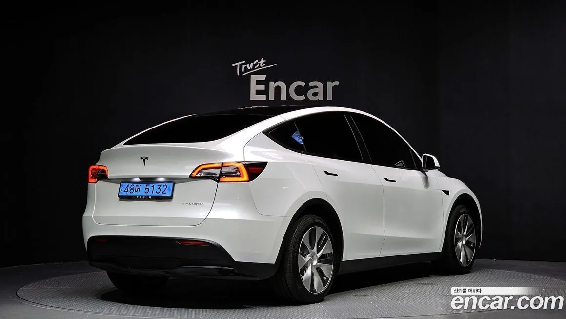 Tesla Model Y — фото 2