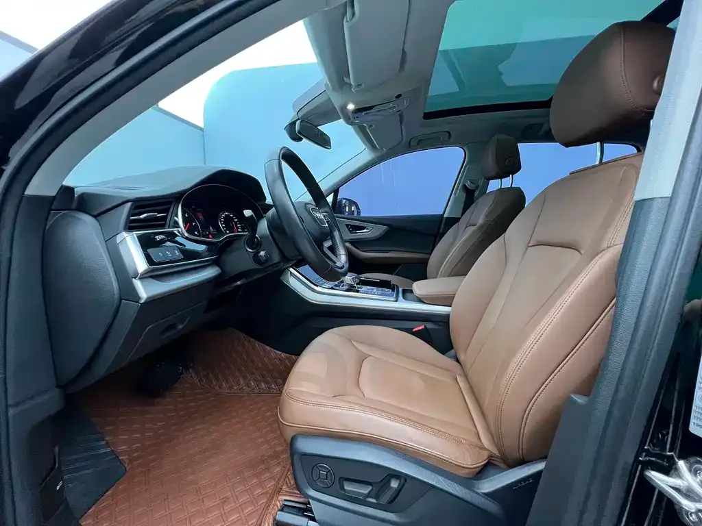 Audi Q7 2022 из CN, фото 10