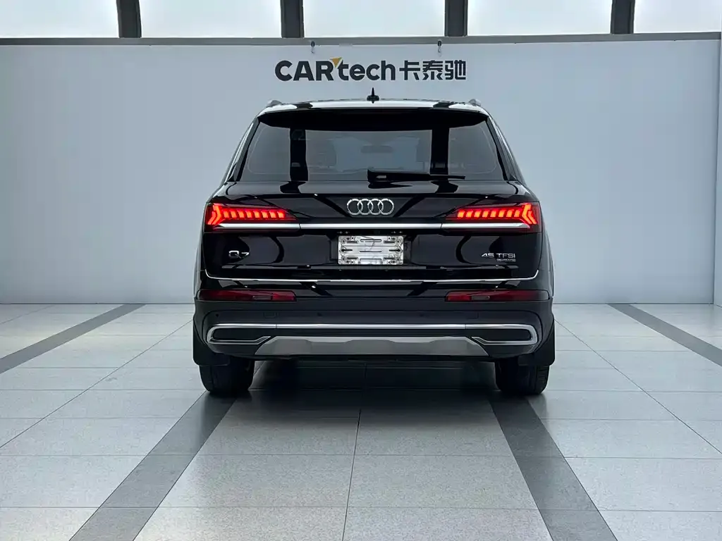 Audi Q7 2022 из CN, фото 4