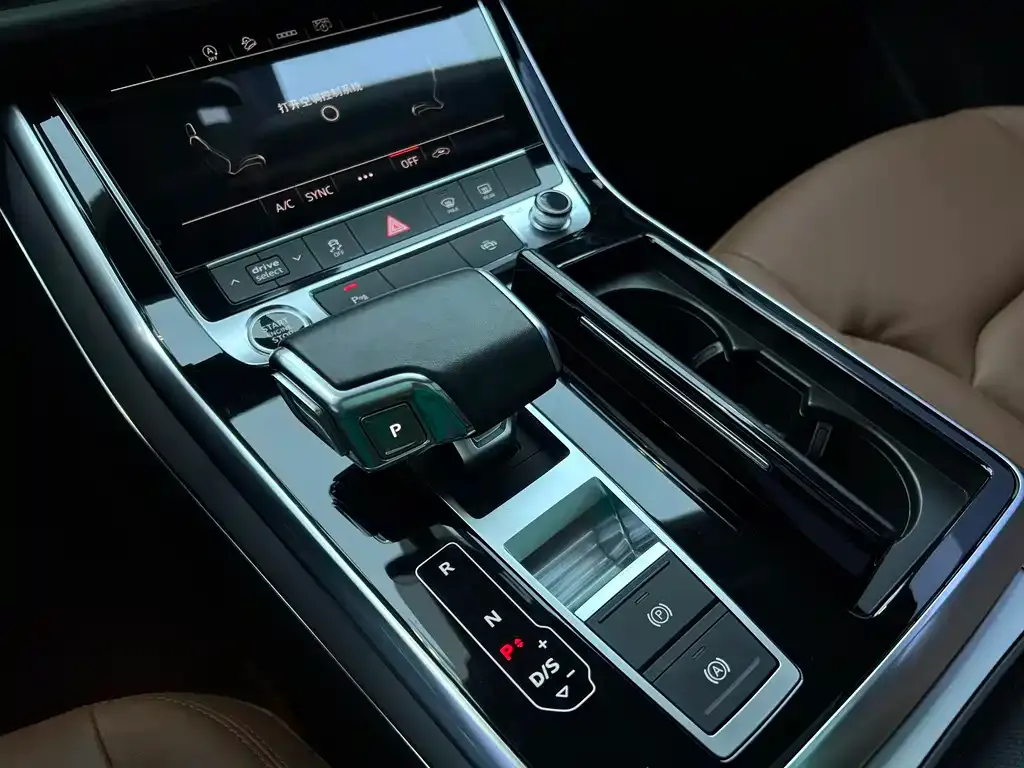 Audi Q7 2022 из CN, фото 9