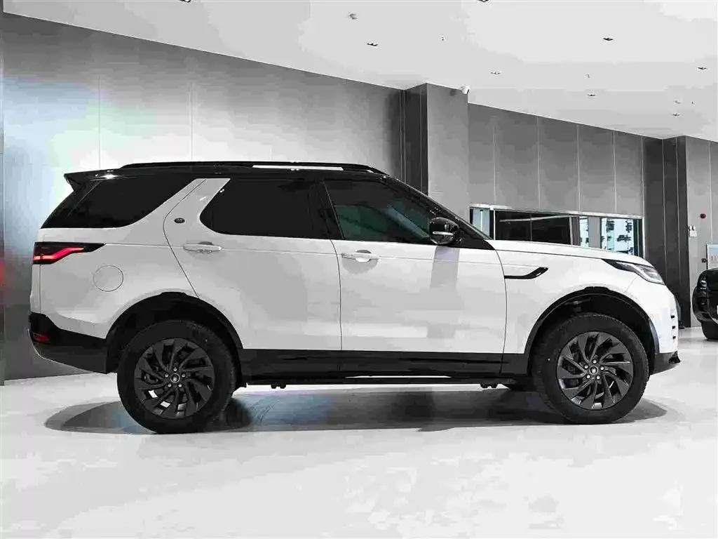 Land Rover Discovery 2023 из CN, фото 3