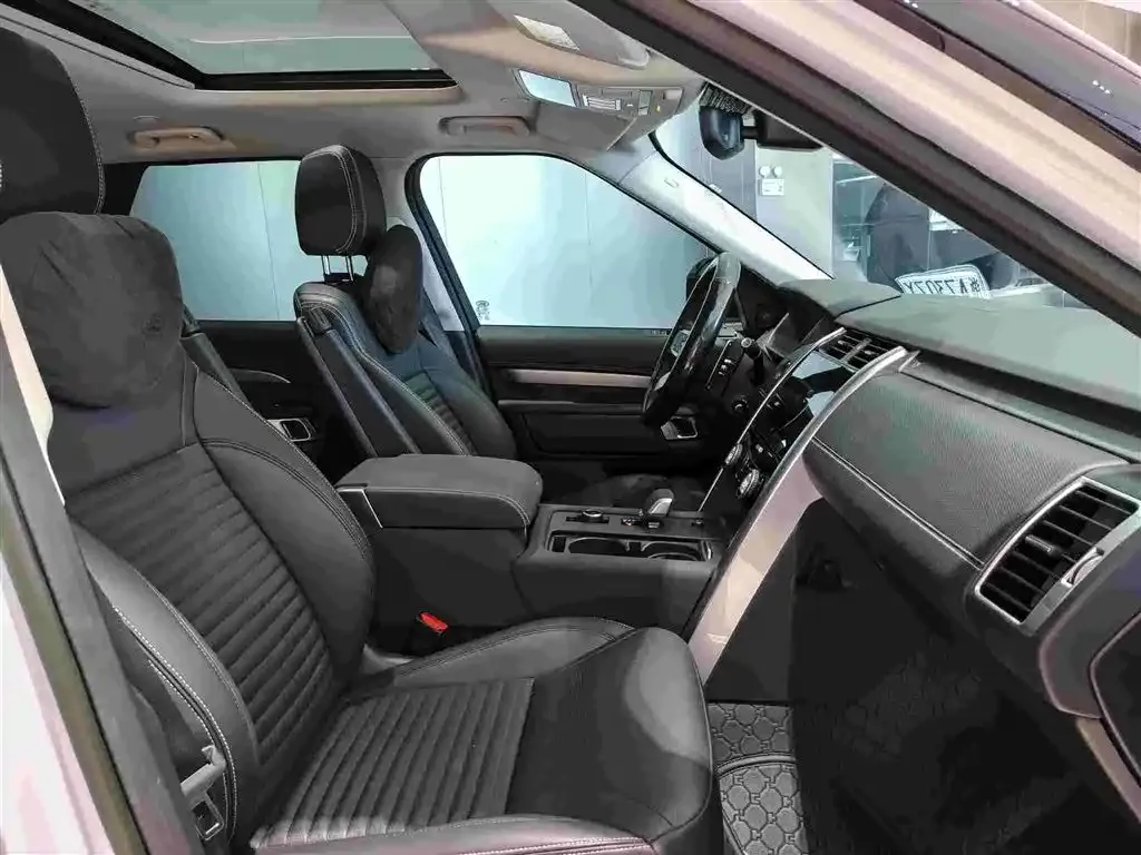 Land Rover Discovery 2023 из CN, фото 6