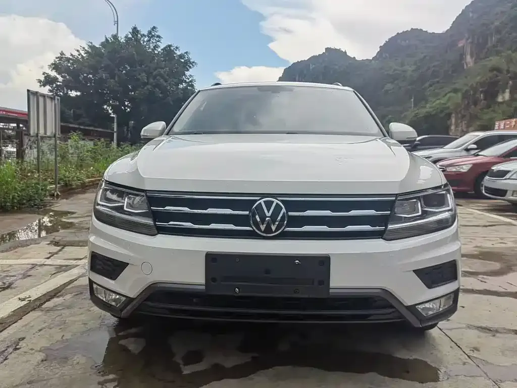 Volkswagen Tiguan L 2021 из CN, фото 2