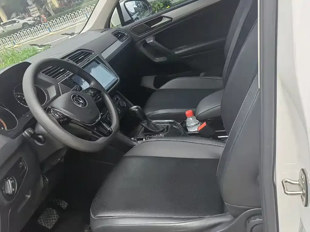 Volkswagen Tiguan L 2021 из CN, фото 9