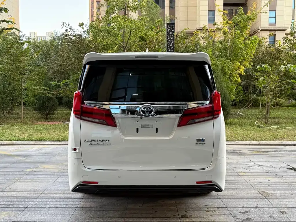 Toyota Alphard 2022 из CN, фото 5