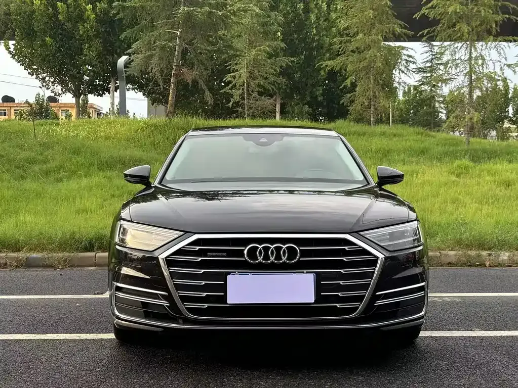Audi A8 2021 из CN, фото 2