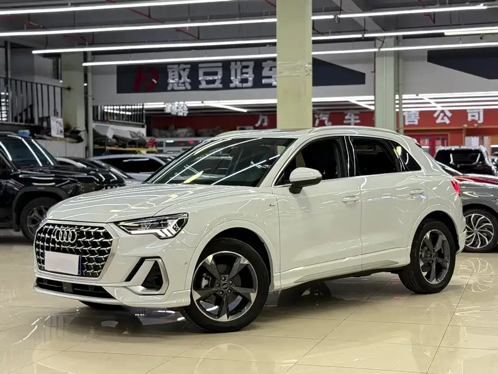 Audi Q3 2024 из CN, фото 1