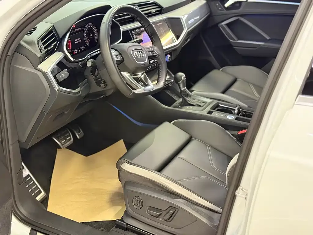 Audi Q3 2024 из CN, фото 4