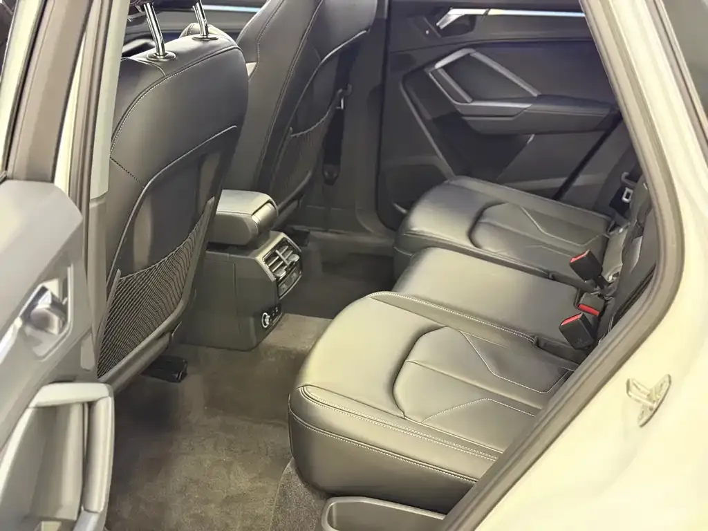 Audi Q3 2024 из CN, фото 6