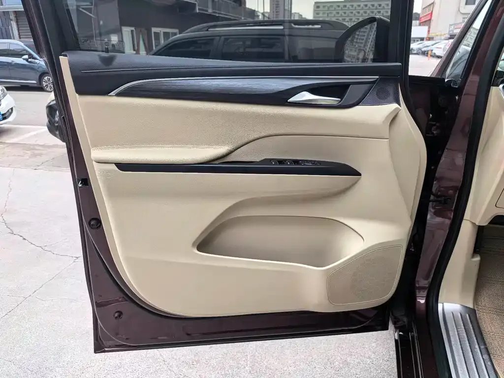 Buick GL8 2024 из CN, фото 9