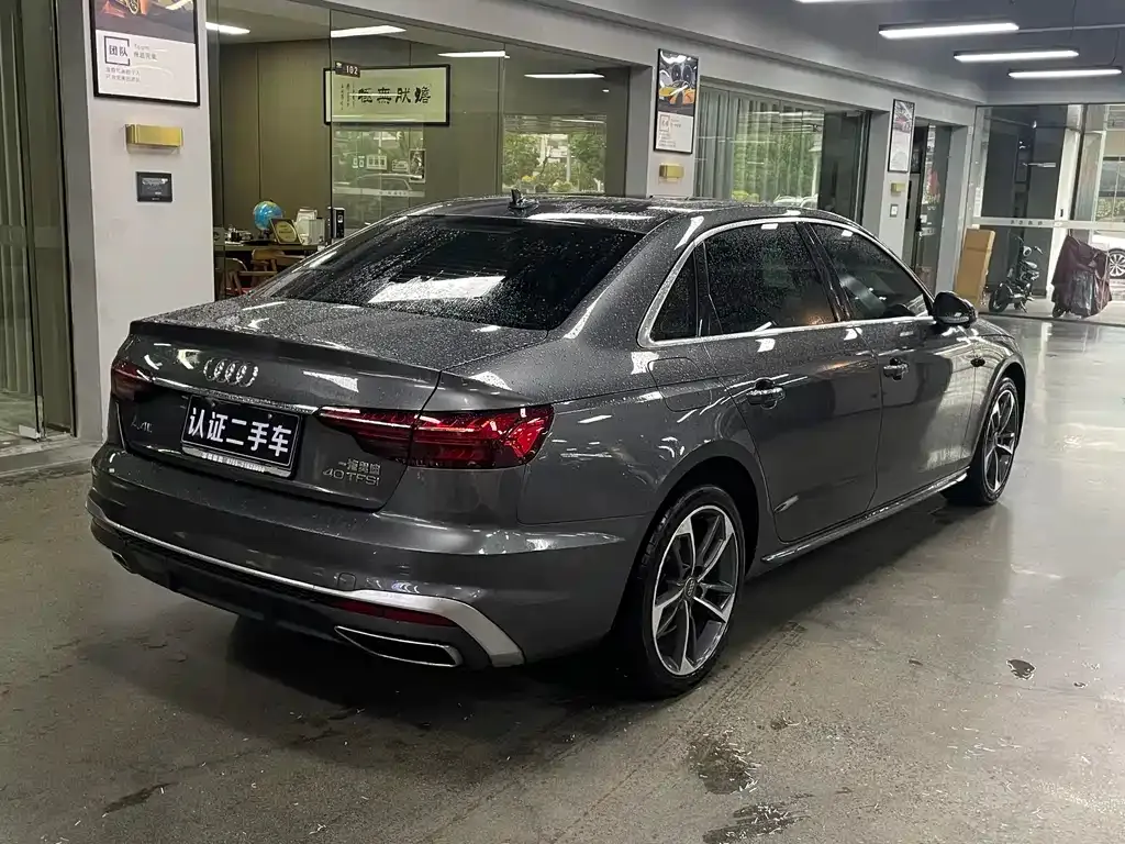 Audi A4L 2021 из CN, фото 7
