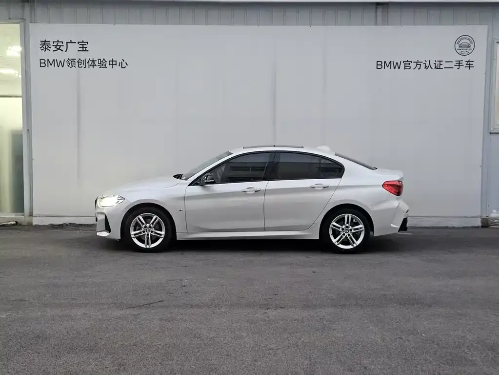 BMW 1 Series 2022 из CN, фото 3