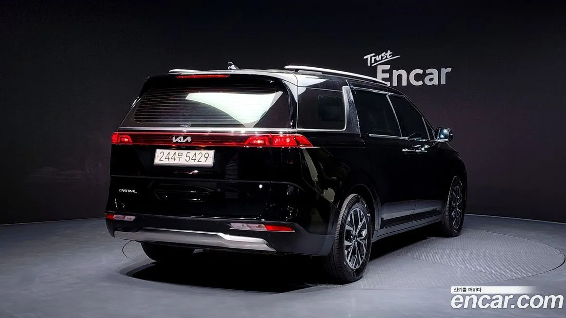 Kia Carnival — фото 2