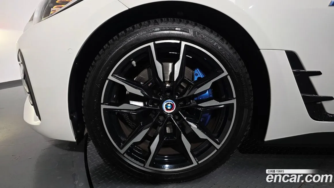 BMW i4 2023 из KR, фото 5