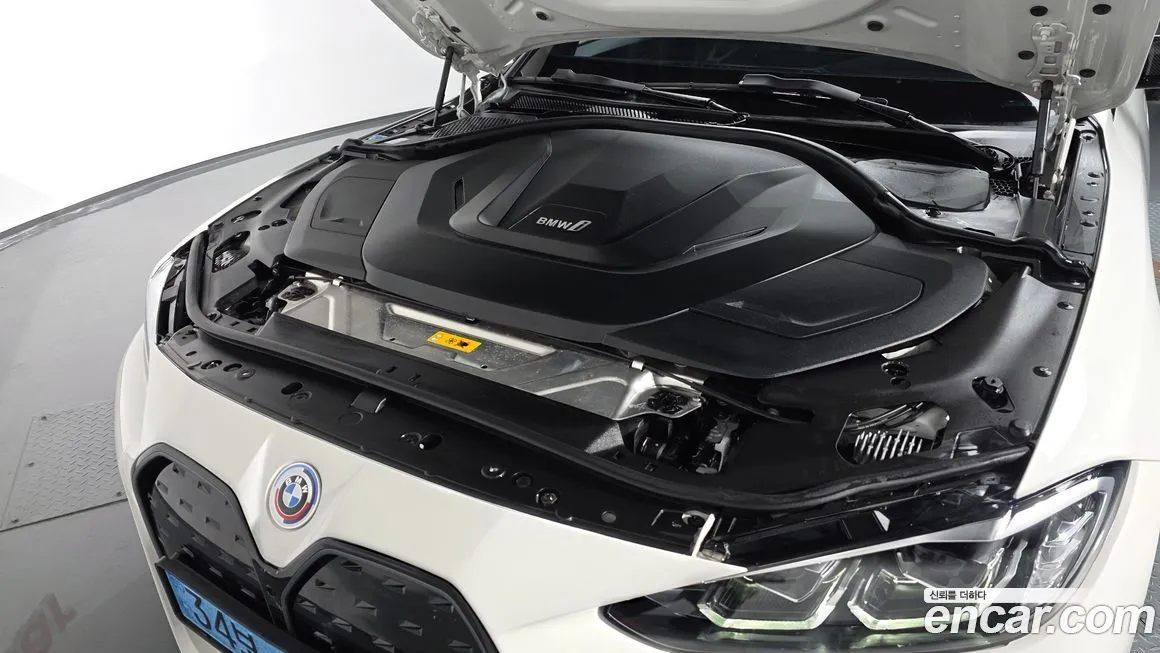 BMW i4 2023 из KR, фото 6
