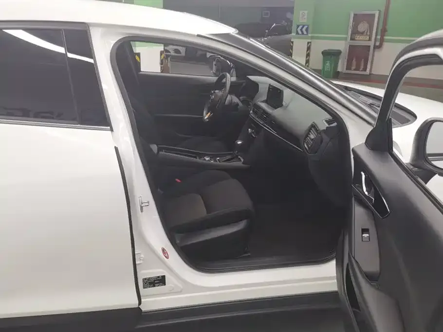 Mazda CX-4 2021 из CN, фото 8