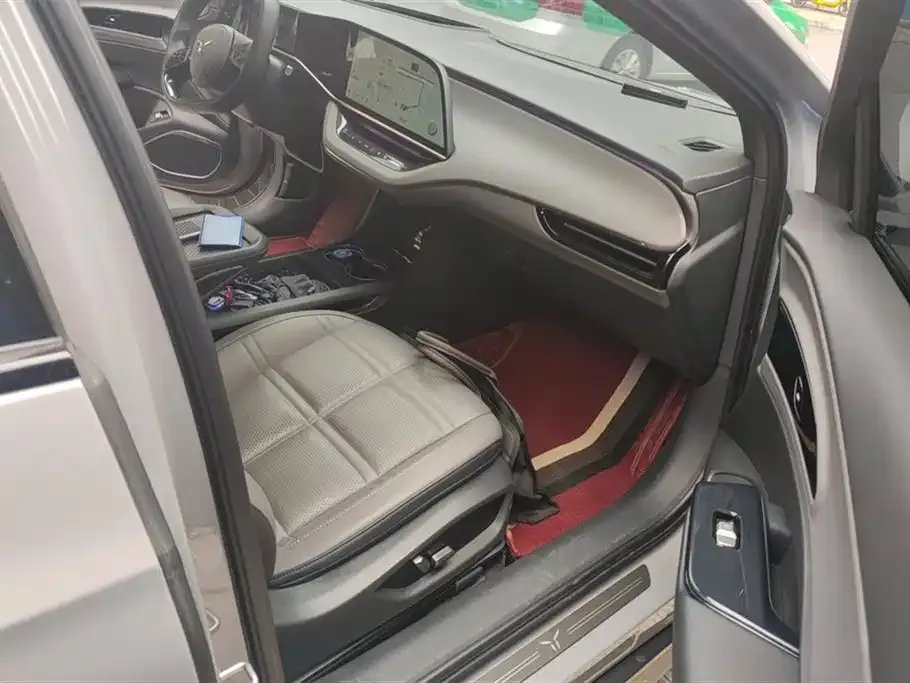 Hongqi EH7 2024 из CN, фото 8