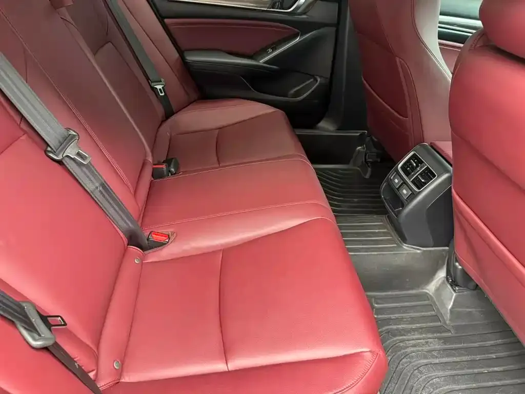 Honda Accord — фото 10