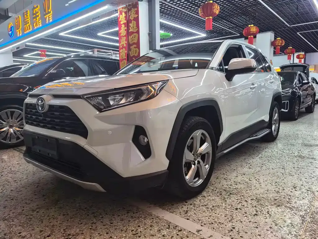 Toyota RAV4 2022 из CN, фото 1