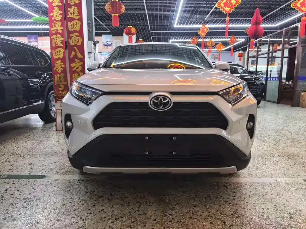 Toyota RAV4 2022 из CN, фото 2