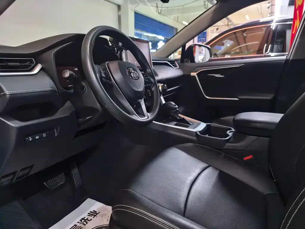 Toyota RAV4 2022 из CN, фото 4