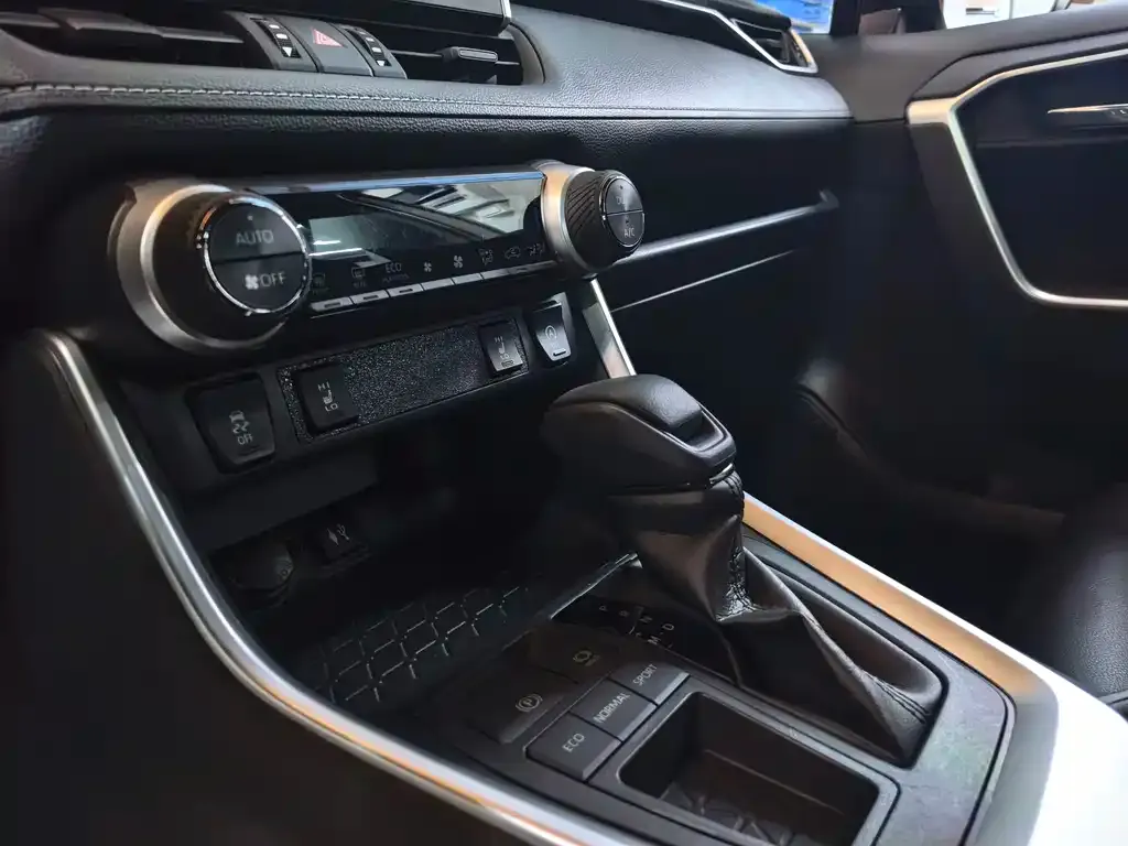 Toyota RAV4 2022 из CN, фото 8
