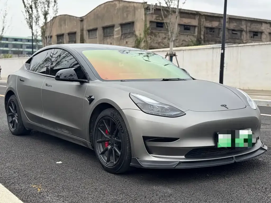 Tesla Model 3 — фото 3
