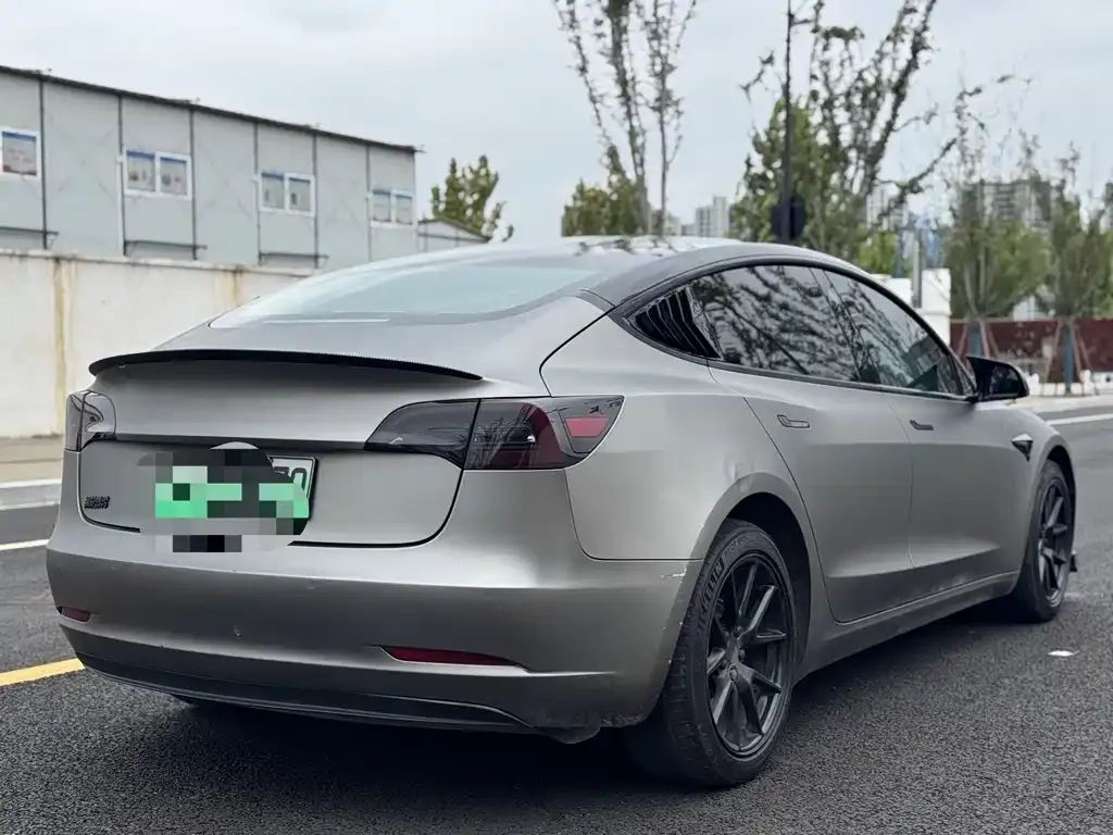 Tesla Model 3 — фото 5